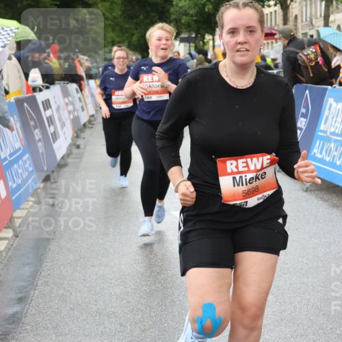 14.06.2026 - REWE Women's Run Strokosch-Dieckow http://msf.ph/oto/9771916 14.06.2026 11:10:21 Ziel 5211, 5301, 5375, 5698, 5787, 5788, 5937, 5974, 5996 meine-sportfotos.de