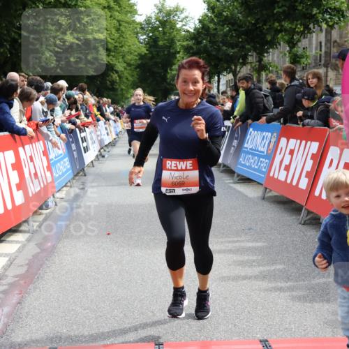 14.06.2026 - REWE Women's Run Strokosch-Dieckow http://msf.ph/oto/9771917 14.06.2026 10:55:44 Ziel 5250, 5287, 5695, 5789, 6069 meine-sportfotos.de