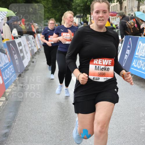 14.06.2026 - REWE Women's Run Strokosch-Dieckow http://msf.ph/oto/9771925 14.06.2026 11:10:21 Ziel 5211, 5301, 5375, 5698, 5787, 5788, 5937, 5974, 5996 meine-sportfotos.de