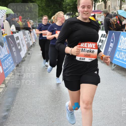 14.06.2026 - REWE Women's Run Strokosch-Dieckow http://msf.ph/oto/9771931 14.06.2026 11:10:21 Ziel 5211, 5301, 5375, 5698, 5787, 5788, 5937, 5974, 5996 meine-sportfotos.de