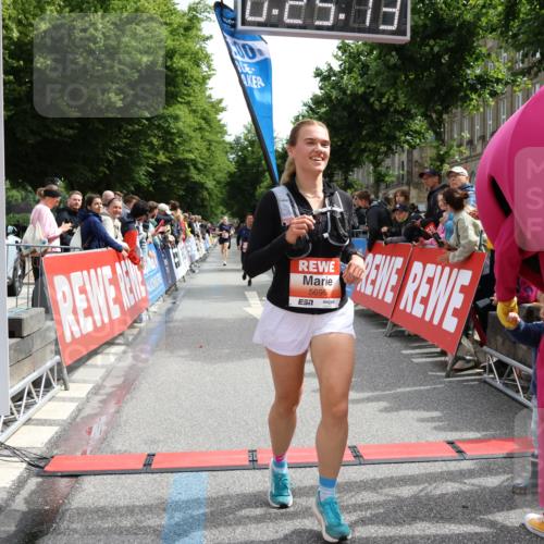 14.06.2026 - REWE Women's Run Strokosch-Dieckow http://msf.ph/oto/9771980 14.06.2026 10:55:41 Ziel 5287, 5308, 5695, 6069 meine-sportfotos.de