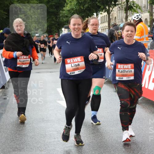 14.06.2026 - REWE Women's Run Strokosch-Dieckow http://msf.ph/oto/9772042 14.06.2026 11:10:11 Ziel 5060, 5061, 5063, 5145, 5246, 5375, 5472, 5533, 5559, 5855, 5937, 5938, 5974, 5996 meine-sportfotos.de