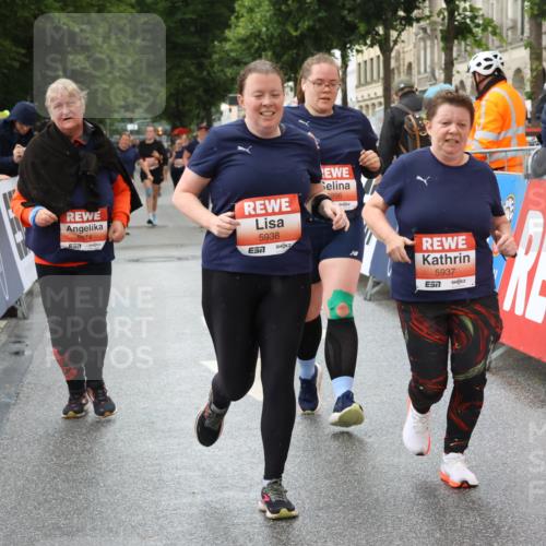 14.06.2026 - REWE Women's Run Strokosch-Dieckow http://msf.ph/oto/9772057 14.06.2026 11:10:11 Ziel 5060, 5061, 5063, 5145, 5246, 5375, 5472, 5533, 5559, 5855, 5937, 5938, 5974, 5996 meine-sportfotos.de