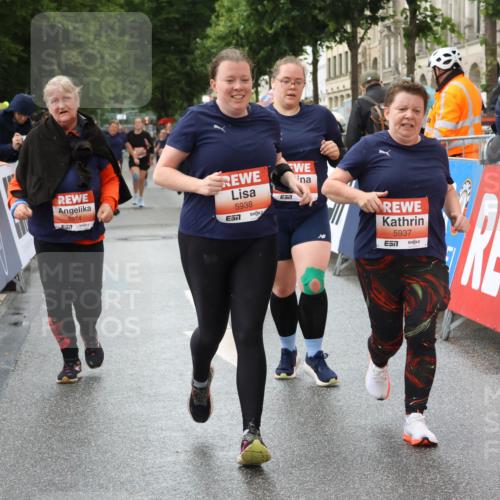 14.06.2026 - REWE Women's Run Strokosch-Dieckow http://msf.ph/oto/9772065 14.06.2026 11:10:11 Ziel 5060, 5061, 5063, 5145, 5246, 5375, 5472, 5533, 5559, 5855, 5937, 5938, 5974, 5996 meine-sportfotos.de