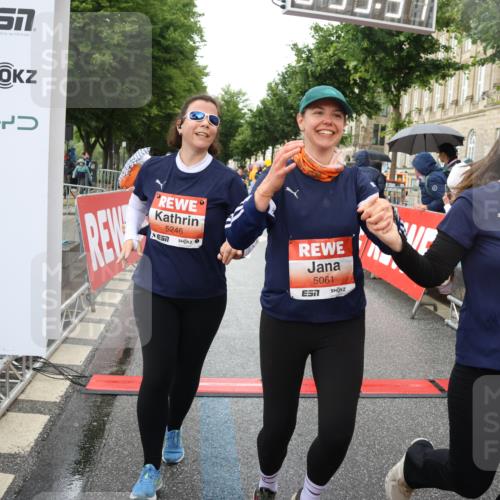 14.06.2026 - REWE Women's Run Strokosch-Dieckow http://msf.ph/oto/9772099 14.06.2026 11:10:05 Ziel 5060, 5061, 5063, 5145, 5197, 5246, 5472, 5533, 5559, 5770, 5855, 5902, 5926 meine-sportfotos.de