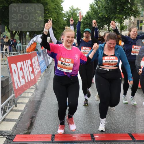 14.06.2026 - REWE Women's Run Strokosch-Dieckow http://msf.ph/oto/9772144 14.06.2026 11:10:04 Ziel 5060, 5061, 5063, 5145, 5197, 5246, 5472, 5533, 5559, 5770, 5855, 5902, 5926 meine-sportfotos.de