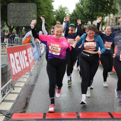 14.06.2026 - REWE Women's Run Strokosch-Dieckow http://msf.ph/oto/9772160 14.06.2026 11:10:03 Ziel 5060, 5061, 5063, 5145, 5197, 5246, 5472, 5533, 5559, 5770, 5855, 5902, 5926 meine-sportfotos.de