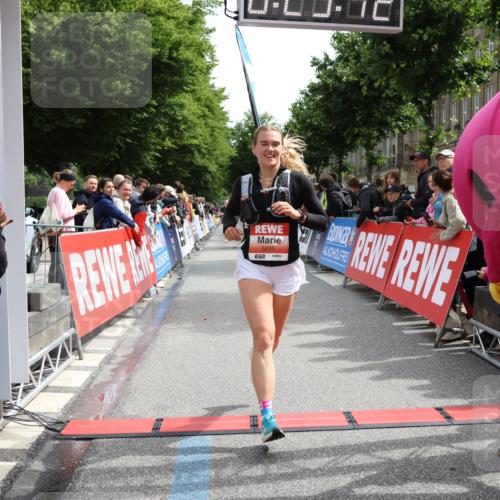 14.06.2026 - REWE Women's Run Strokosch-Dieckow http://msf.ph/oto/9772162 14.06.2026 10:55:41 Ziel 5287, 5308, 5695, 6069 meine-sportfotos.de
