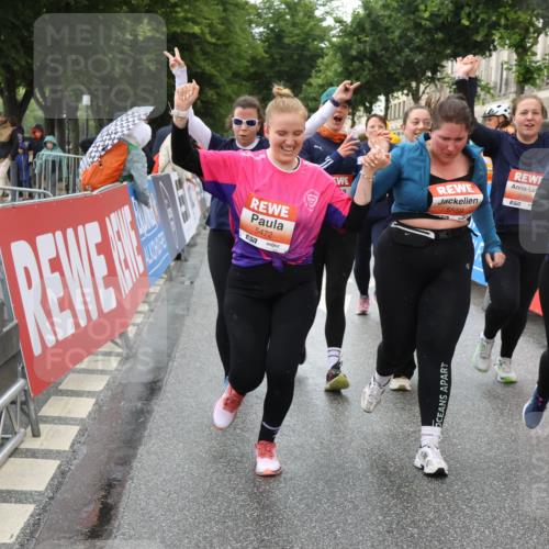 14.06.2026 - REWE Women's Run Strokosch-Dieckow http://msf.ph/oto/9772192 14.06.2026 11:10:03 Ziel 5060, 5061, 5063, 5145, 5197, 5246, 5472, 5533, 5559, 5770, 5855, 5902, 5926 meine-sportfotos.de