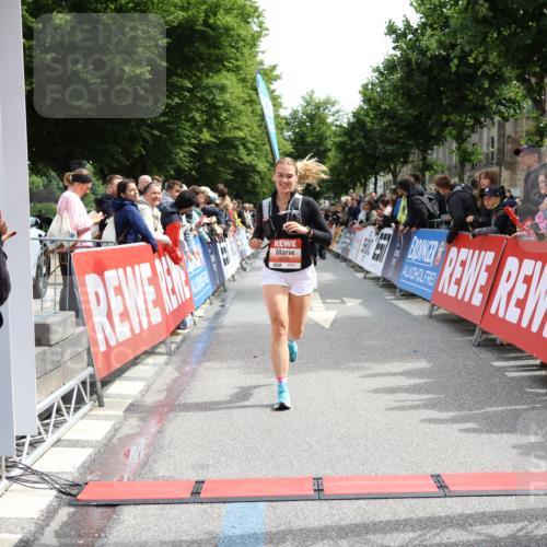14.06.2026 - REWE Women's Run Strokosch-Dieckow http://msf.ph/oto/9772322 14.06.2026 10:55:40 Ziel 5287, 5308, 5695, 5702, 6069 meine-sportfotos.de