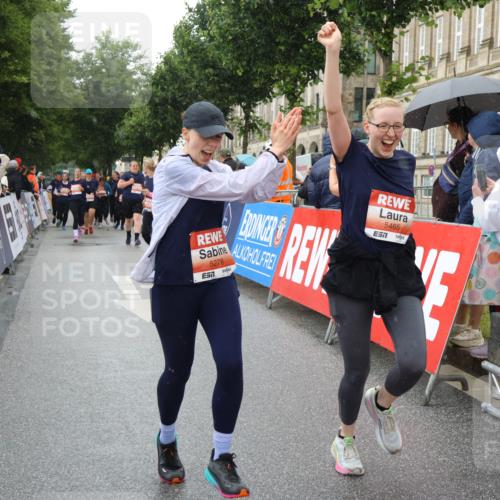 14.06.2026 - REWE Women's Run Strokosch-Dieckow http://msf.ph/oto/9772405 14.06.2026 11:09:54 Ziel 5278, 5465 meine-sportfotos.de