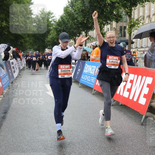 14.06.2026 - REWE Women's Run Strokosch-Dieckow http://msf.ph/oto/9772478 14.06.2026 11:09:54 Ziel 5278, 5465 meine-sportfotos.de