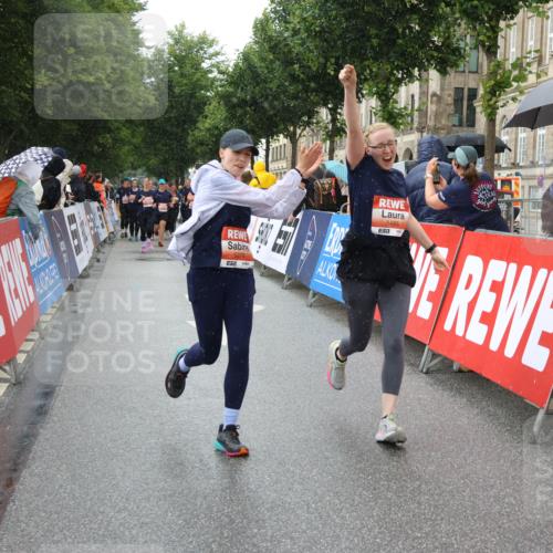 14.06.2026 - REWE Women's Run Strokosch-Dieckow http://msf.ph/oto/9772553 14.06.2026 11:09:53 Ziel 5278, 5465 meine-sportfotos.de