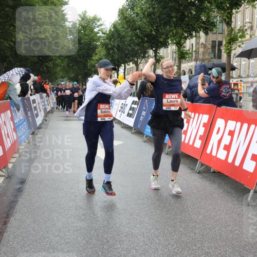 14.06.2026 - REWE Women's Run Strokosch-Dieckow http://msf.ph/oto/9772598 14.06.2026 11:09:53 Ziel 5278, 5465 meine-sportfotos.de