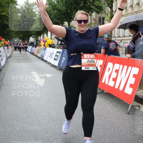 14.06.2026 - REWE Women's Run Strokosch-Dieckow http://msf.ph/oto/9772677 14.06.2026 11:09:40 Ziel 5406, 5549, 5576, 5761, 5762, 5854, 5981, 5987 meine-sportfotos.de