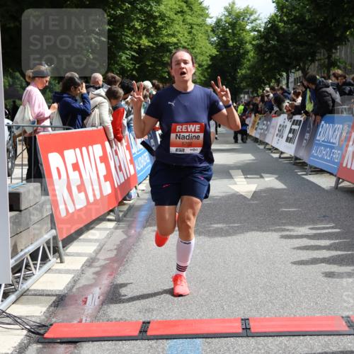 14.06.2026 - REWE Women's Run Strokosch-Dieckow http://msf.ph/oto/9772696 14.06.2026 10:55:32 Ziel 5308, 5702 meine-sportfotos.de