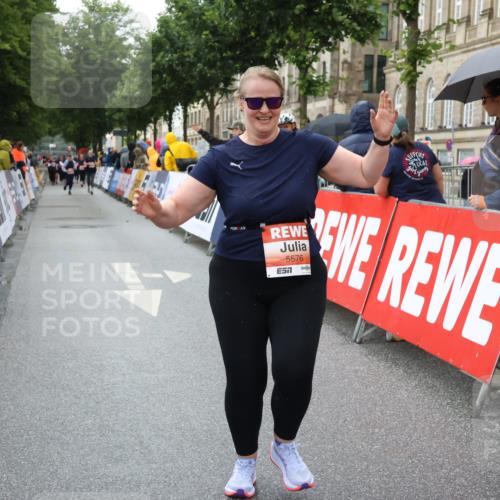 14.06.2026 - REWE Women's Run Strokosch-Dieckow http://msf.ph/oto/9772697 14.06.2026 11:09:40 Ziel 5406, 5549, 5576, 5761, 5762, 5854, 5981, 5987 meine-sportfotos.de
