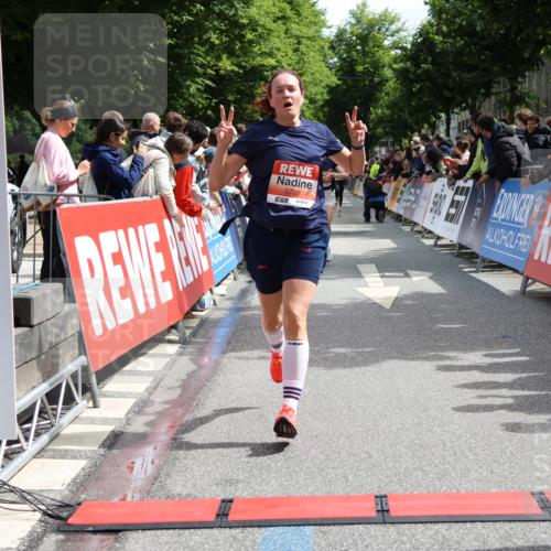 14.06.2026 - REWE Women's Run Strokosch-Dieckow http://msf.ph/oto/9772711 14.06.2026 10:55:32 Ziel 5308, 5702 meine-sportfotos.de