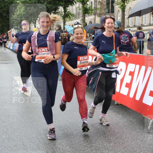 14.06.2026 - REWE Women's Run Strokosch-Dieckow http://msf.ph/oto/9772721 14.06.2026 11:09:37 Ziel 5406, 5549, 5576, 5761, 5762, 5836, 5854, 5968, 5981, 5987 meine-sportfotos.de
