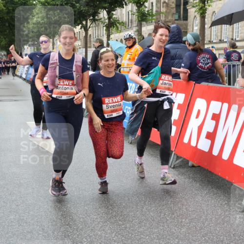14.06.2026 - REWE Women's Run Strokosch-Dieckow http://msf.ph/oto/9772754 14.06.2026 11:09:37 Ziel 5406, 5549, 5576, 5761, 5762, 5836, 5854, 5968, 5981, 5987 meine-sportfotos.de