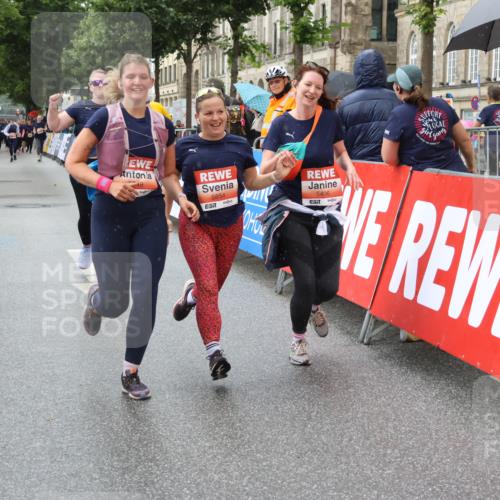 14.06.2026 - REWE Women's Run Strokosch-Dieckow http://msf.ph/oto/9772777 14.06.2026 11:09:37 Ziel 5406, 5549, 5576, 5761, 5762, 5836, 5854, 5968, 5981, 5987 meine-sportfotos.de