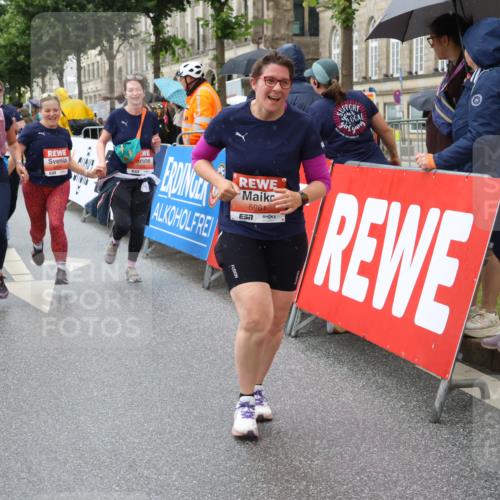 14.06.2026 - REWE Women's Run Strokosch-Dieckow http://msf.ph/oto/9772788 14.06.2026 11:09:36 Ziel 5279, 5406, 5549, 5576, 5761, 5762, 5836, 5854, 5968, 5981, 5987 meine-sportfotos.de