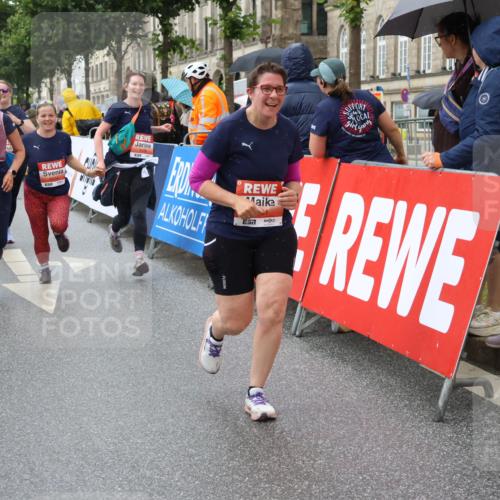 14.06.2026 - REWE Women's Run Strokosch-Dieckow http://msf.ph/oto/9772809 14.06.2026 11:09:36 Ziel 5279, 5406, 5549, 5576, 5761, 5762, 5836, 5854, 5968, 5981, 5987 meine-sportfotos.de