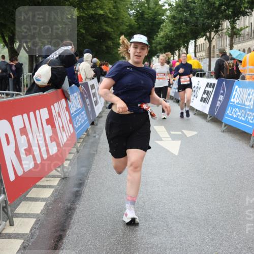 14.06.2026 - REWE Women's Run Strokosch-Dieckow http://msf.ph/oto/9772917 14.06.2026 11:09:30 Ziel 5259, 5279, 5681, 5761, 5762, 5836, 5927, 5968, 5987 meine-sportfotos.de