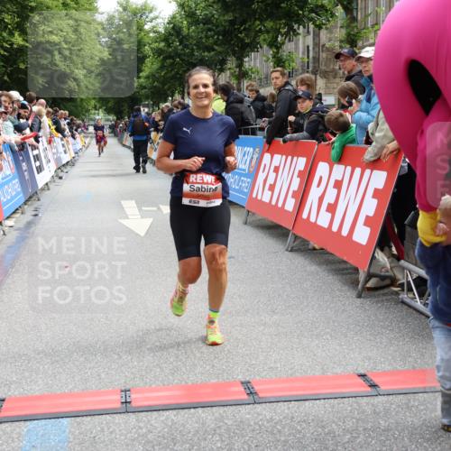 14.06.2026 - REWE Women's Run Strokosch-Dieckow http://msf.ph/oto/9772960 14.06.2026 10:55:05 Ziel 5096 meine-sportfotos.de