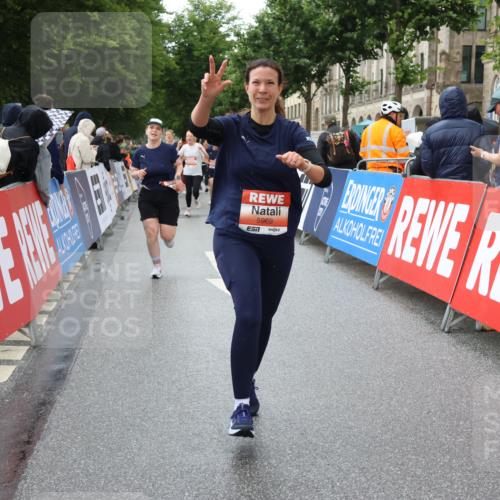 14.06.2026 - REWE Women's Run Strokosch-Dieckow http://msf.ph/oto/9772962 14.06.2026 11:09:28 Ziel 5259, 5279, 5600, 5681, 5836, 5927, 5968 meine-sportfotos.de