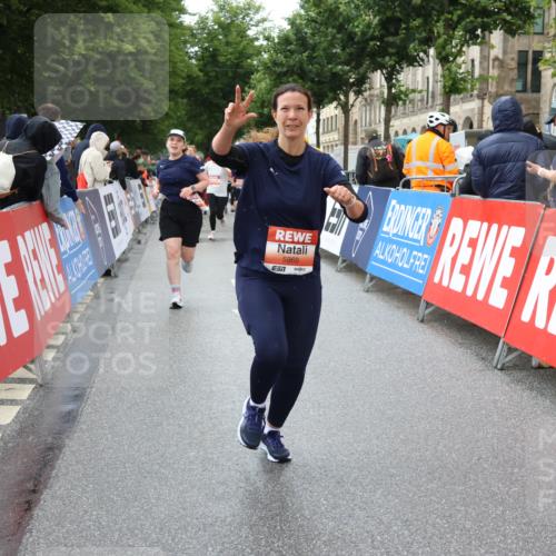 14.06.2026 - REWE Women's Run Strokosch-Dieckow http://msf.ph/oto/9772972 14.06.2026 11:09:28 Ziel 5259, 5279, 5600, 5681, 5836, 5927, 5968 meine-sportfotos.de