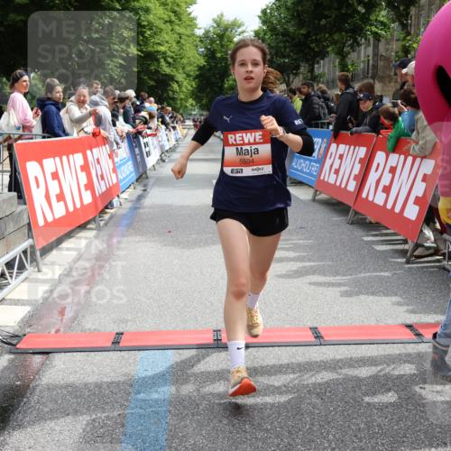14.06.2026 - REWE Women's Run Strokosch-Dieckow http://msf.ph/oto/9773024 14.06.2026 10:54:55 Ziel 5189, 5594, 5613, 5707, 5916 meine-sportfotos.de
