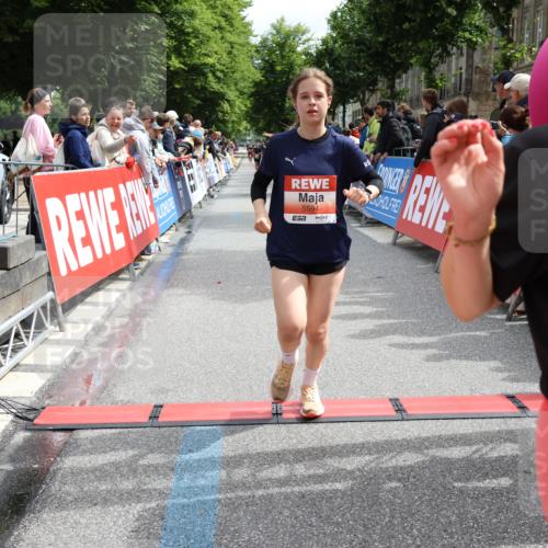 14.06.2026 - REWE Women's Run Strokosch-Dieckow http://msf.ph/oto/9773048 14.06.2026 10:54:55 Ziel 5189, 5594, 5613, 5707, 5916 meine-sportfotos.de