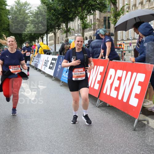 14.06.2026 - REWE Women's Run Strokosch-Dieckow http://msf.ph/oto/9773082 14.06.2026 11:09:24 Ziel 5037, 5099, 5259, 5279, 5600, 5681, 5732, 5927 meine-sportfotos.de