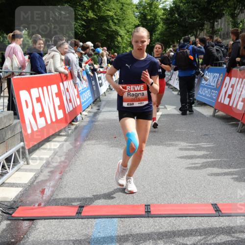 14.06.2026 - REWE Women's Run Strokosch-Dieckow http://msf.ph/oto/9773151 14.06.2026 10:54:53 Ziel 5189, 5594, 5613, 5707, 5916 meine-sportfotos.de