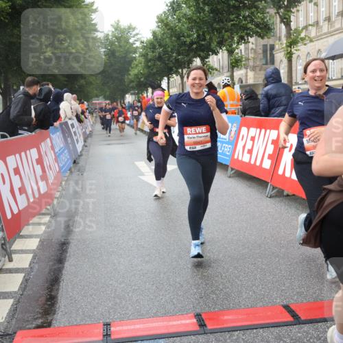 14.06.2026 - REWE Women's Run Strokosch-Dieckow http://msf.ph/oto/9773286 14.06.2026 11:09:01 Ziel 5073, 5135, 5186, 5187, 5271, 5338, 5593, 5758, 5947, 6014, 6039 meine-sportfotos.de