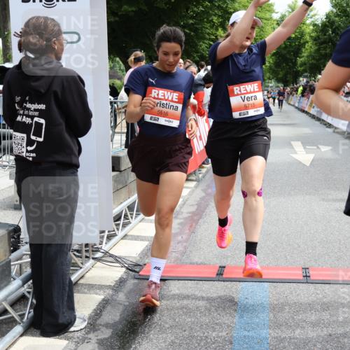14.06.2026 - REWE Women's Run Strokosch-Dieckow http://msf.ph/oto/9773296 14.06.2026 10:54:40 Ziel 5434, 5516, 5715, 10728 meine-sportfotos.de