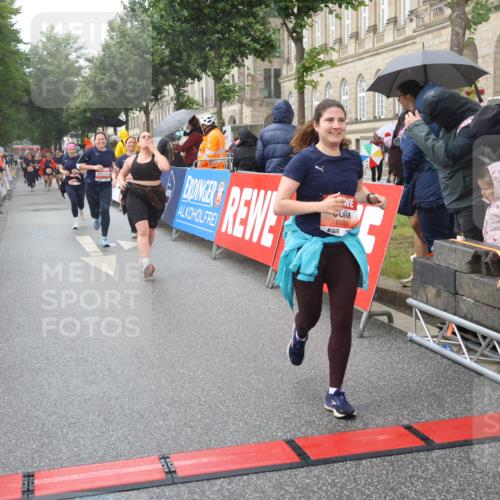14.06.2026 - REWE Women's Run Strokosch-Dieckow http://msf.ph/oto/9773369 14.06.2026 11:08:58 Ziel 5073, 5135, 5186, 5187, 5232, 5271, 5318, 5338, 5593, 5614, 5758, 5947, 6014, 6039 meine-sportfotos.de
