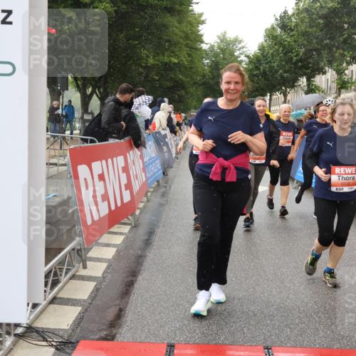 14.06.2026 - REWE Women's Run Strokosch-Dieckow http://msf.ph/oto/9773402 14.06.2026 11:08:52 Ziel 5186, 5187, 5224, 5232, 5235, 5318, 5413, 5593, 5614, 5758, 5779, 6014 meine-sportfotos.de