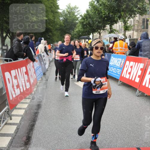 14.06.2026 - REWE Women's Run Strokosch-Dieckow http://msf.ph/oto/9773466 14.06.2026 11:08:50 Ziel 5186, 5187, 5224, 5232, 5235, 5318, 5413, 5593, 5596, 5614, 5758, 5779, 6014 meine-sportfotos.de