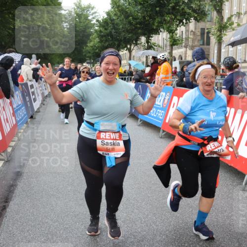 14.06.2026 - REWE Women's Run Strokosch-Dieckow http://msf.ph/oto/9773476 14.06.2026 11:08:48 Ziel 5224, 5232, 5235, 5318, 5413, 5414, 5596, 5614, 5779 meine-sportfotos.de
