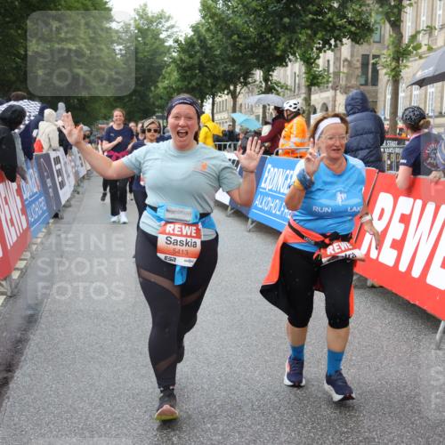 14.06.2026 - REWE Women's Run Strokosch-Dieckow http://msf.ph/oto/9773511 14.06.2026 11:08:47 Ziel 5224, 5235, 5413, 5414, 5596, 5614, 5779 meine-sportfotos.de