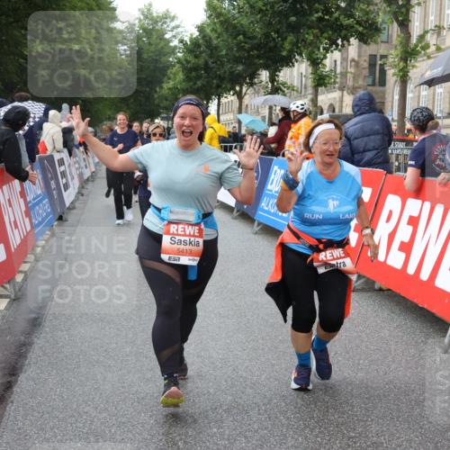 14.06.2026 - REWE Women's Run Strokosch-Dieckow http://msf.ph/oto/9773521 14.06.2026 11:08:47 Ziel 5224, 5235, 5413, 5414, 5596, 5614, 5779 meine-sportfotos.de