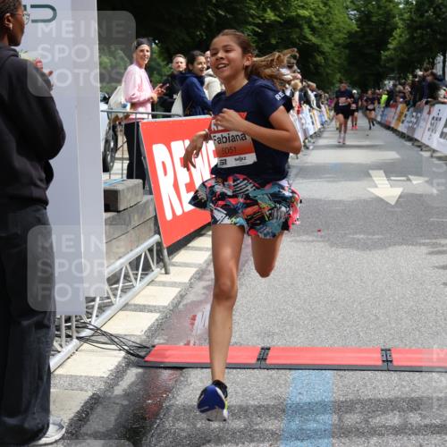 14.06.2026 - REWE Women's Run Strokosch-Dieckow http://msf.ph/oto/9773525 14.06.2026 10:54:31 Ziel 5051, 5380 meine-sportfotos.de
