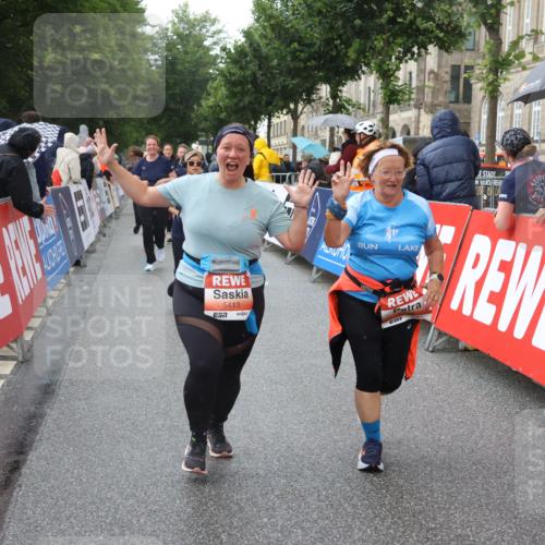 14.06.2026 - REWE Women's Run Strokosch-Dieckow http://msf.ph/oto/9773531 14.06.2026 11:08:47 Ziel 5224, 5235, 5413, 5414, 5596, 5614, 5779 meine-sportfotos.de