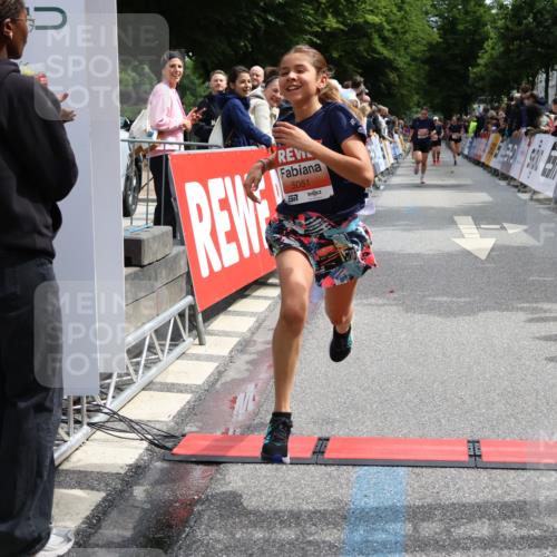 14.06.2026 - REWE Women's Run Strokosch-Dieckow http://msf.ph/oto/9773537 14.06.2026 10:54:31 Ziel 5051, 5380 meine-sportfotos.de
