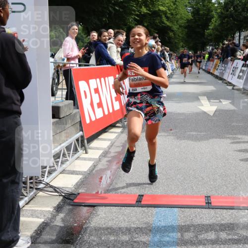 14.06.2026 - REWE Women's Run Strokosch-Dieckow http://msf.ph/oto/9773546 14.06.2026 10:54:31 Ziel 5051, 5380 meine-sportfotos.de