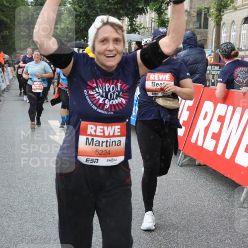 14.06.2026 - REWE Women's Run Strokosch-Dieckow http://msf.ph/oto/9773571 14.06.2026 11:08:45 Ziel 5224, 5235, 5413, 5414, 5596, 5779, 5852, 5994 meine-sportfotos.de
