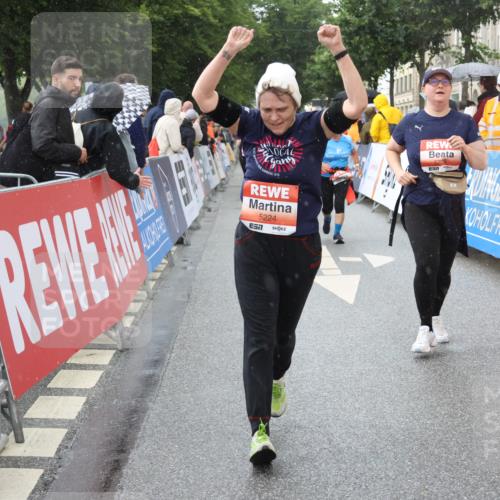 14.06.2026 - REWE Women's Run Strokosch-Dieckow http://msf.ph/oto/9773615 14.06.2026 11:08:44 Ziel 5224, 5235, 5413, 5414, 5596, 5779, 5851, 5852, 5994 meine-sportfotos.de