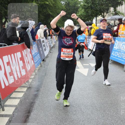 14.06.2026 - REWE Women's Run Strokosch-Dieckow http://msf.ph/oto/9773649 14.06.2026 11:08:43 Ziel 5224, 5235, 5413, 5414, 5596, 5851, 5852, 5994 meine-sportfotos.de